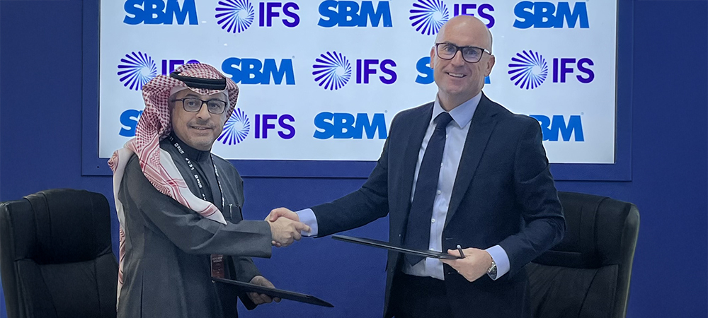 Essam Alshiha, CEO of SBM with Simon Niesler, Chief Revenue Officer at IFS